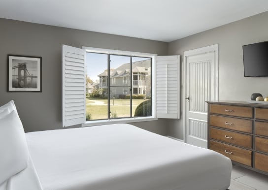 Windsor Court Master bedroom