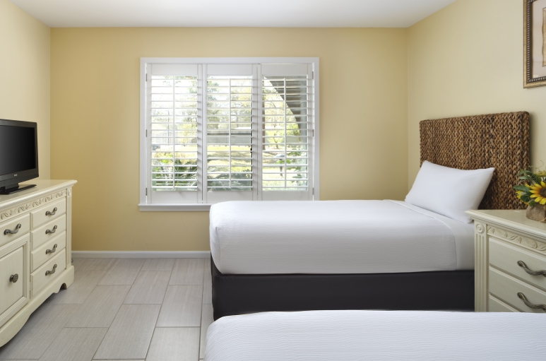 Windsor Court Double bed bedroom