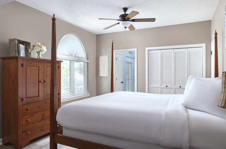 Canterbury Court bedroom and bathroom