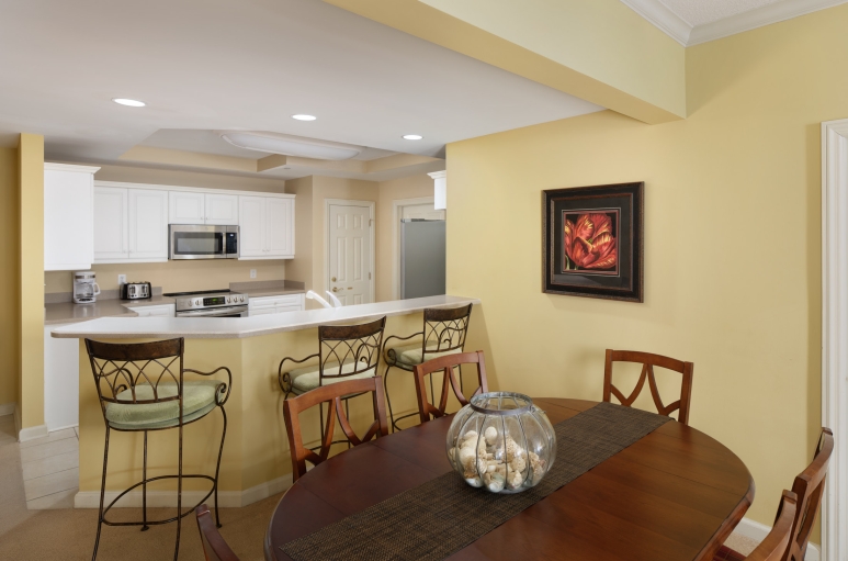 Margate tower dining room and kitchen with breakfast bar