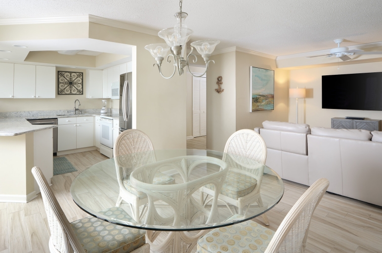 Brighton tower dining table and kitchen