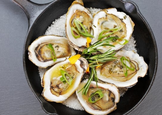 6 Oysters on the half shell