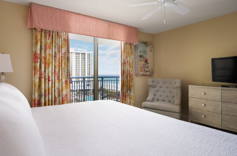 Brighton tower ocean and pool view bedroom