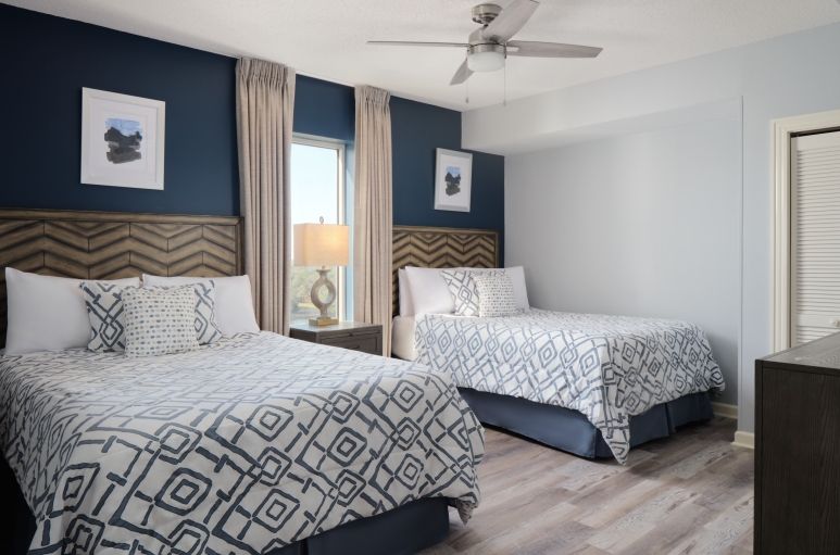 Royale Palms double bed bedroom