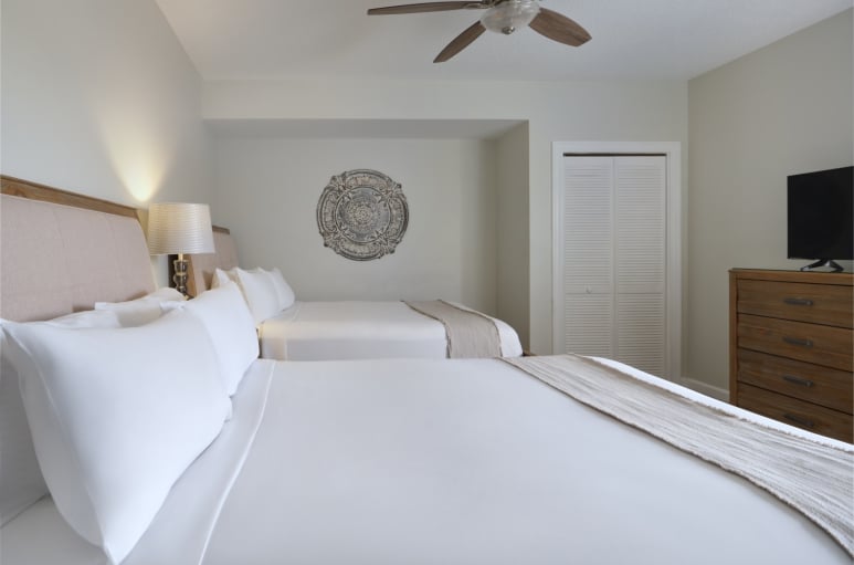 Royale Palms double bed bedroom