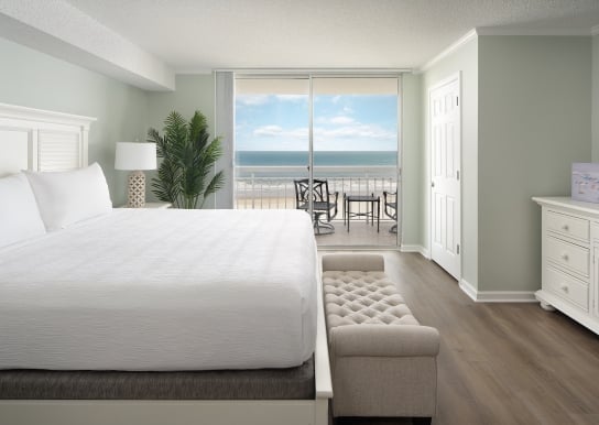 South Hampton ocean view bedroom with balcony access