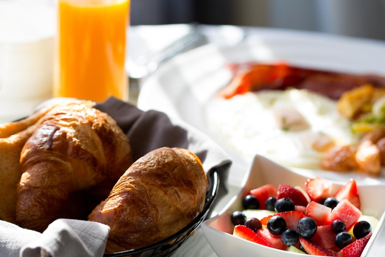 Kingston resorts room service breakfast in bed