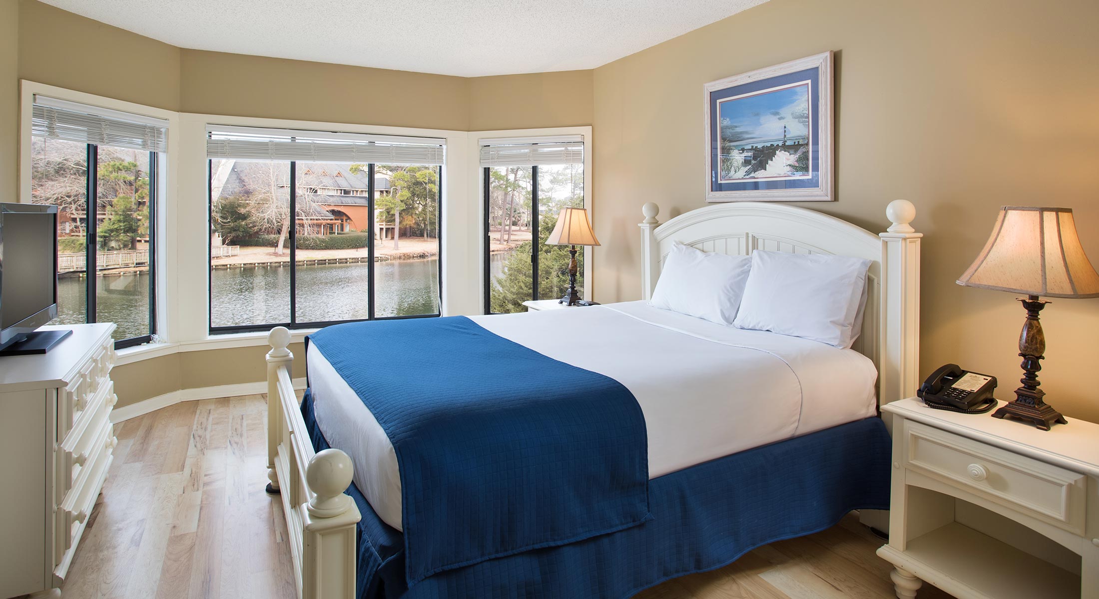 Laural Court Villa bedroom with lake views
