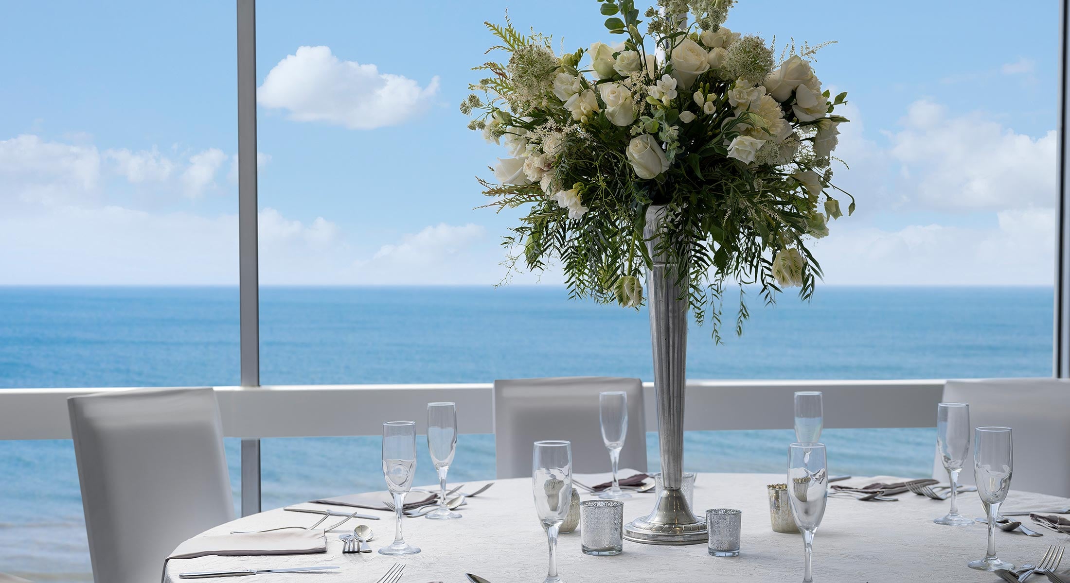 Close up of a Dunes Wedding table with ocean views