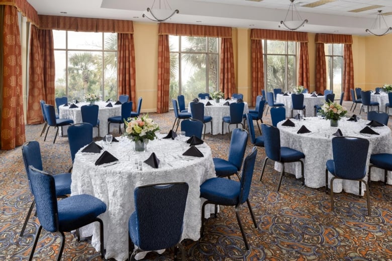Lands End wedding setup in rounds