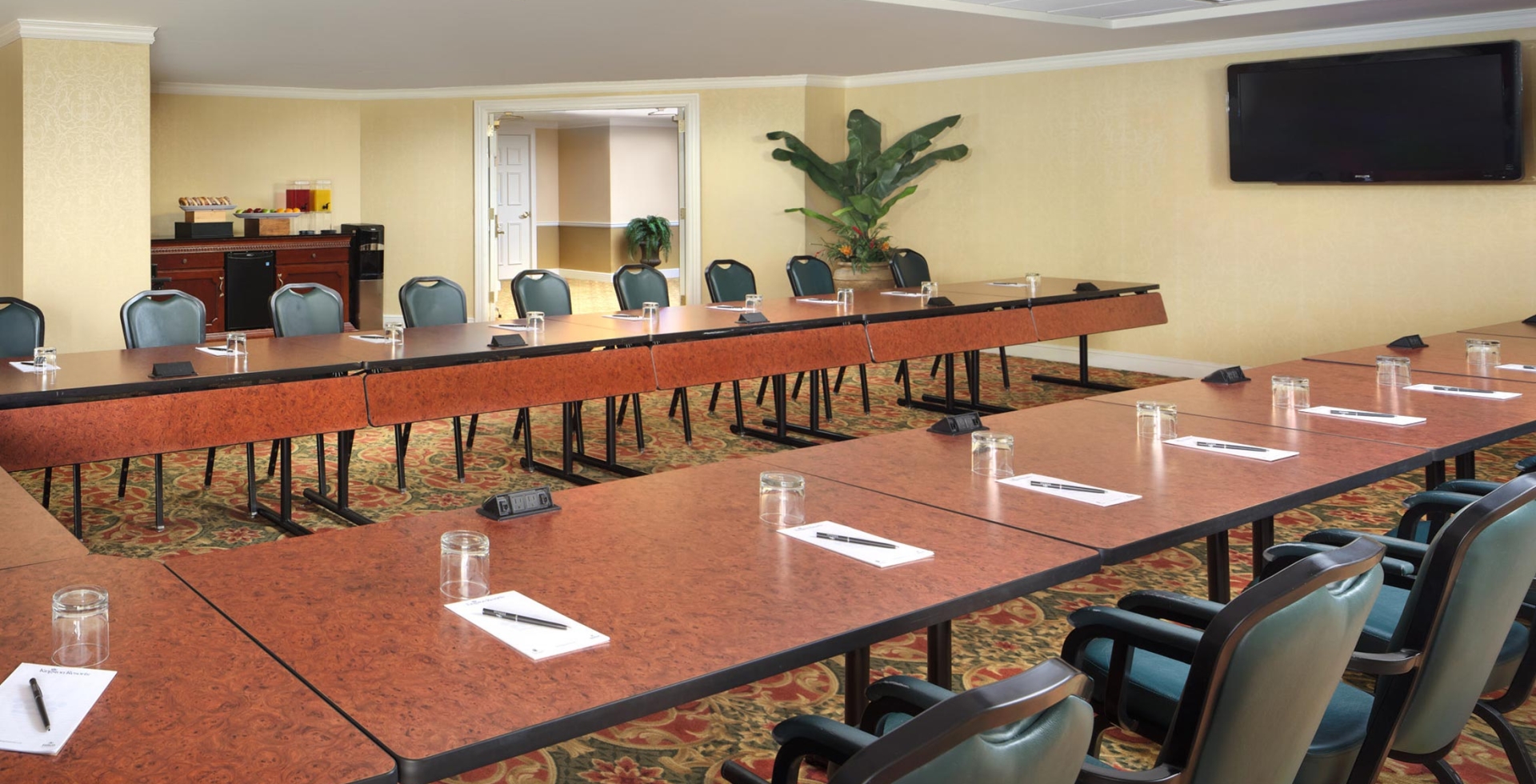 U-shape meeting set up in Savannah Palms