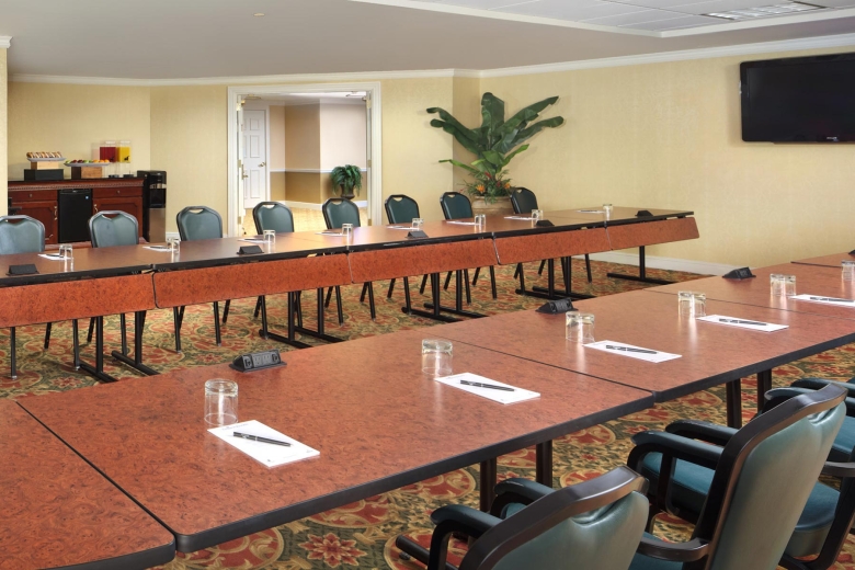 U-shape meeting set up in Savannah Palms