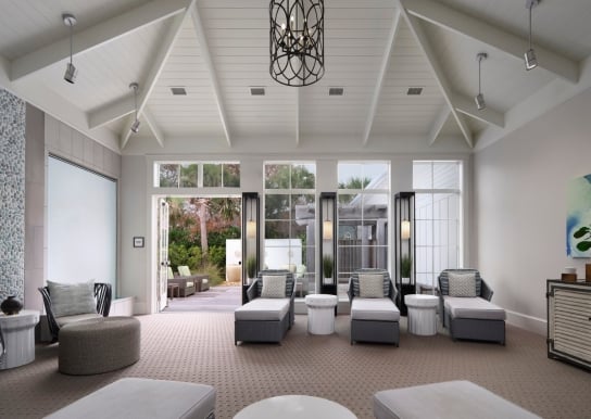 Spa33 Relaxation room with outside patio