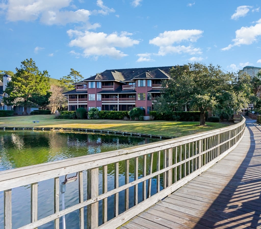 Kingston condo bridge