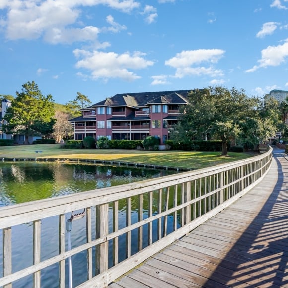 Kingston condo bridge