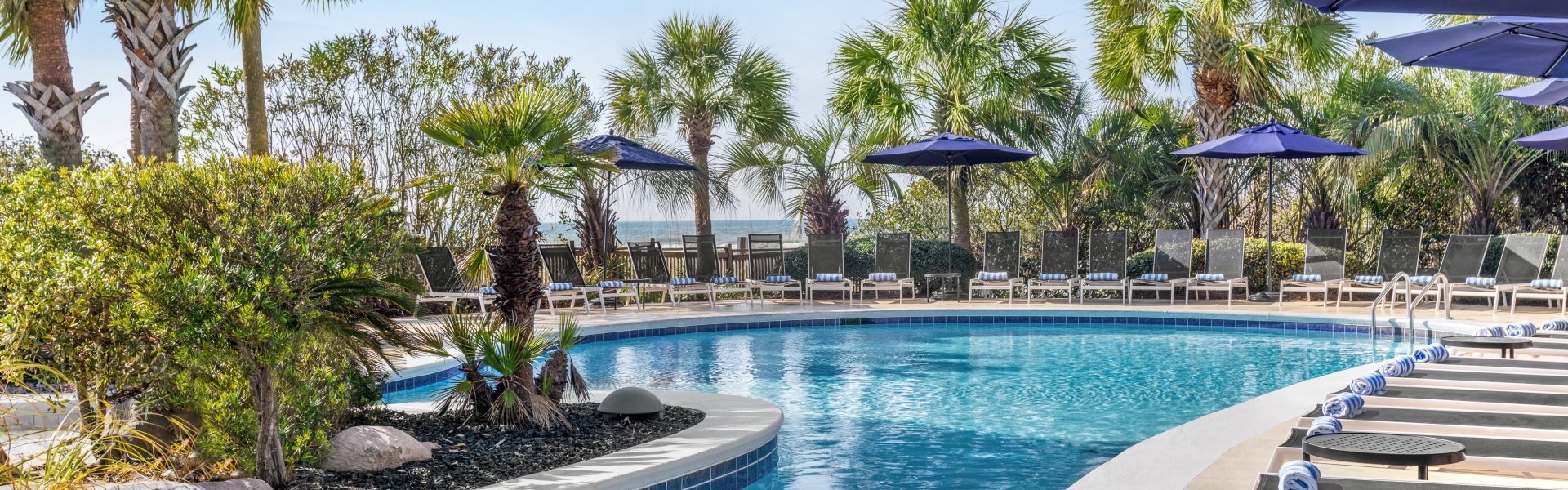 Hilton Sand bottom pool