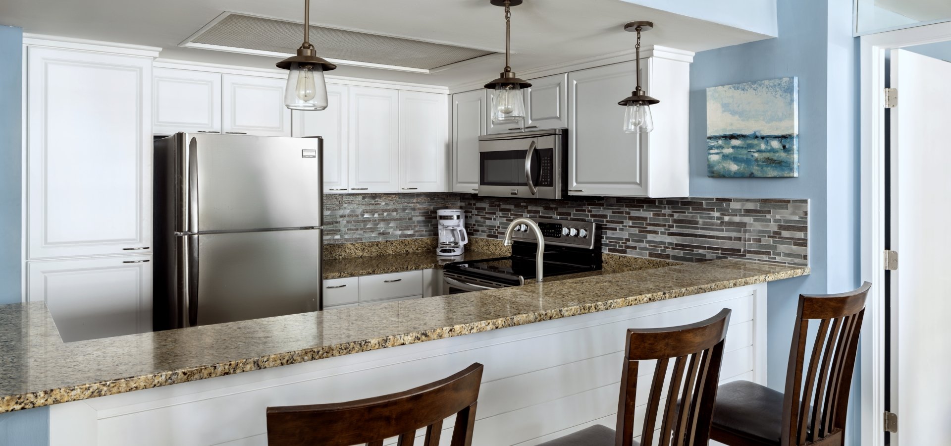 South Hampton Kitchen with breakfast bar